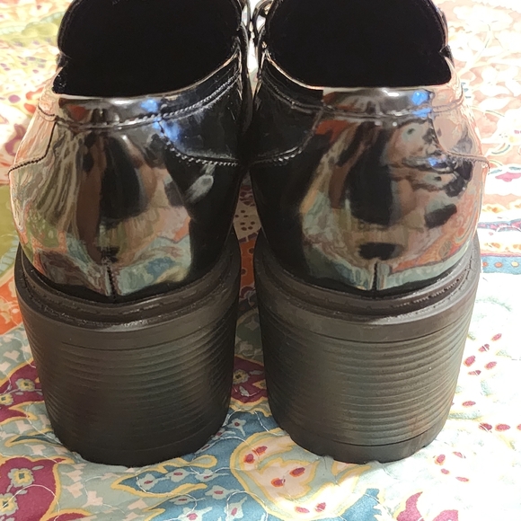 Guess Women's 1.5-Inch Platform Heel Chain Loafers Black Size US:10 - Picture 9 of 15